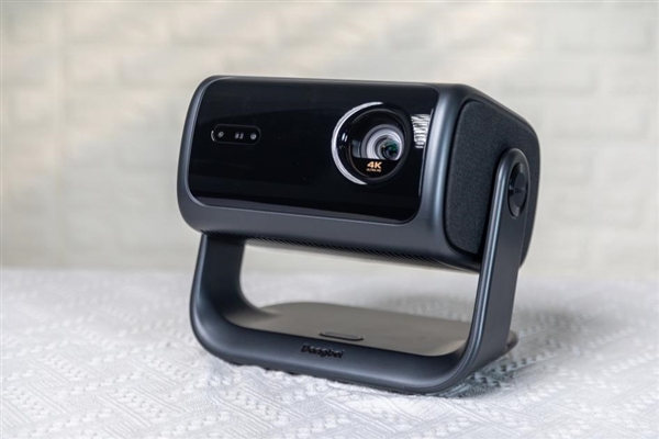 性价比高的投影仪是哪一款家庭用 2025年的隐藏神机当贝F7 Pro