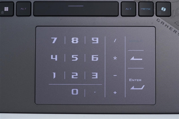 锐龙9 9955HX3D加持！ROG魔霸9笔记本图赏