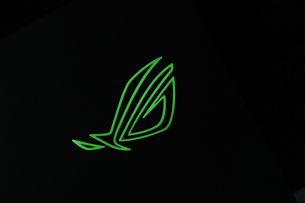 锐龙9 9955HX3D加持！ROG魔霸9笔记本图赏