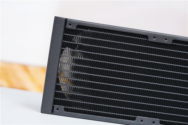 微星CORELIQUID A15 360一体式水冷散热器图赏