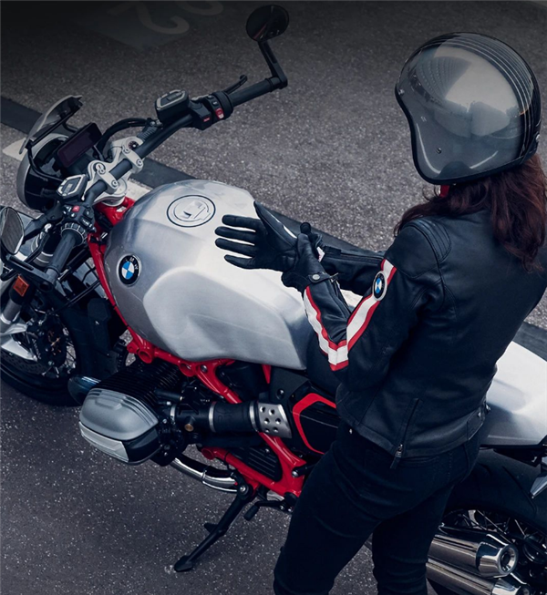 或15万起售 全新宝马R 12 nineT复古摩托亮相：配拳击手发动机