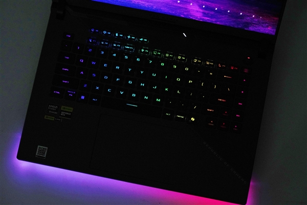 锐龙9 9955HX3D加持！ROG魔霸9笔记本图赏