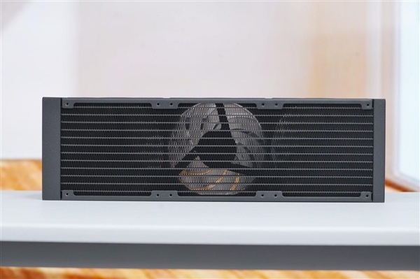 微星CORELIQUID A15 360一体式水冷散热器图赏