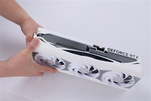 快拆新时代——影驰50系列星曜显卡一体式磁吸上盖全面解析