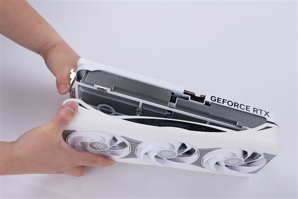 快拆新时代——影驰50系列星曜显卡一体式磁吸上盖全面解析