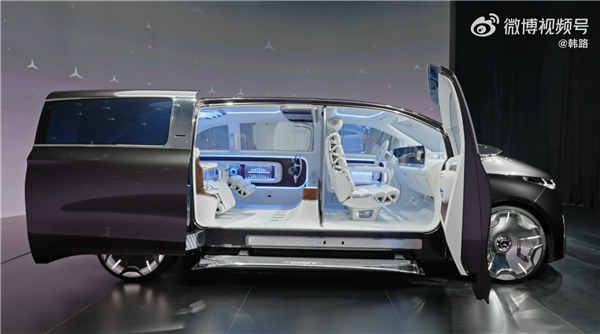独创蝴蝶形状方向盘：奔驰纯电豪华MPV概念车全球首发