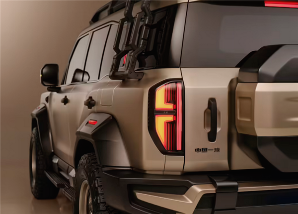 红旗首款硬派越野公开征名：采纳就送001号车