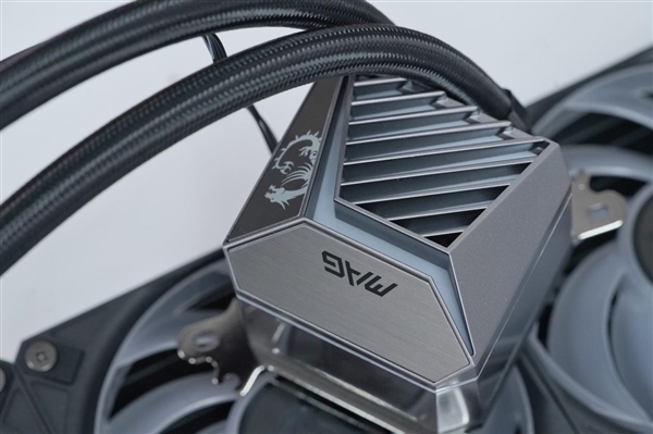 微星CORELIQUID A15 360一体式水冷散热器图赏