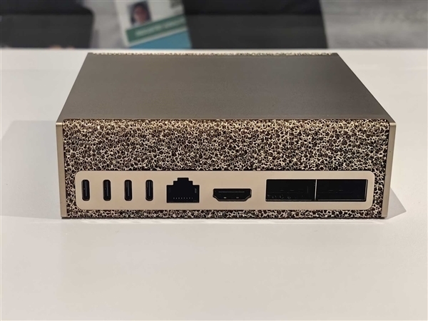 售价30000元起！NVIDIA全球最小AI超算DGX Spark国内上架