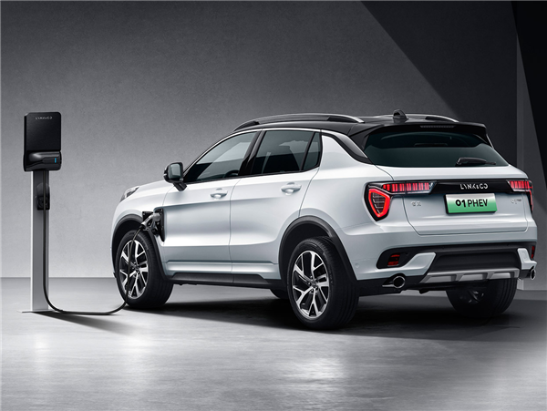 中国汽车品牌全面拥抱新能源：每卖出10辆车就有7辆是绿牌
