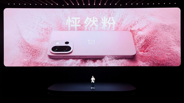 一加13T搭载自研P2屏幕显示芯片 中国手机厂商唯一自研显示科学产线