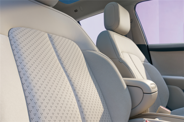 同级唯一支持换电！蔚来萤火虫正式上市：整车11.98万起售