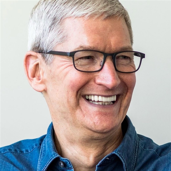 一个电话说服美国豁免电子产品关税！特朗普为何会听苹果CEO库克的