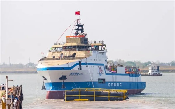 我国首艘！集成式大型压裂船“海洋石油 696”下水