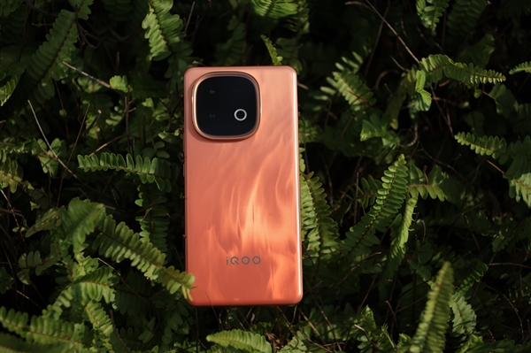 iQOO Z10 Turbo系列今天发：美女产品经理主讲