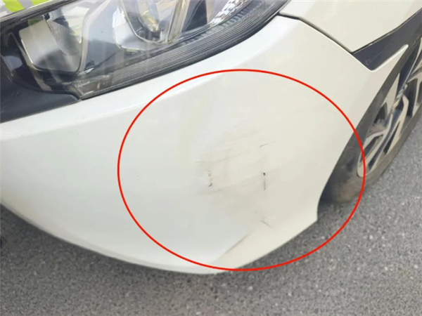 为省修车费自导自演交通事故 两人被拘留5日