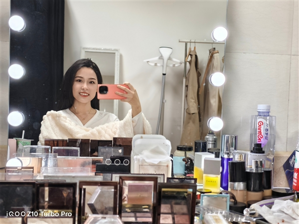 iQOO Z10 Turbo系列今天发：美女产品经理主讲