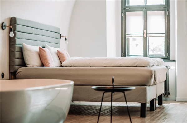 五一出游必看！民宿老板教你识别酒店换没换床单