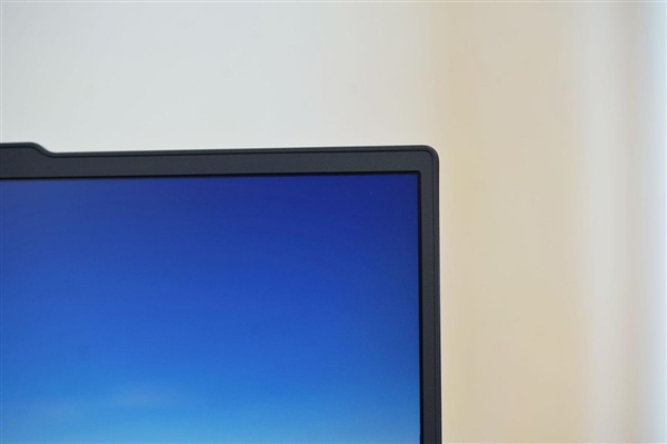 经典小红帽设计！联想ThinkPad E14 2025图赏