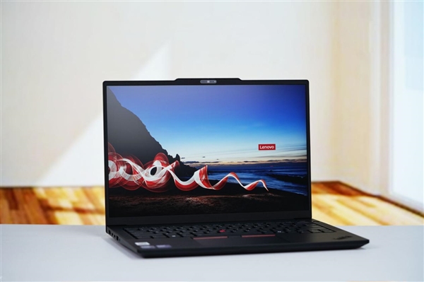 经典小红帽设计！联想ThinkPad E14 2025图赏