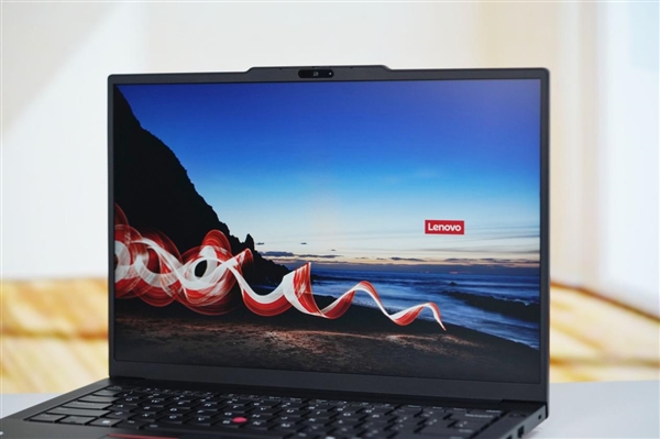 经典小红帽设计！联想ThinkPad E14 2025图赏