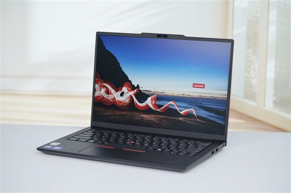 经典小红帽设计！联想ThinkPad E14 2025图赏