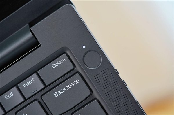 经典小红帽设计！联想ThinkPad E14 2025图赏