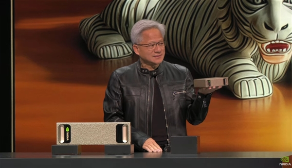 黄仁勋重磅演讲：Q3推出下一代GB300 将向合作者授权NVLink技术