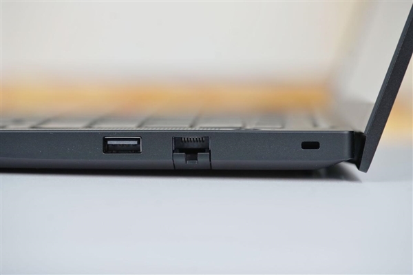 经典小红帽设计！联想ThinkPad E14 2025图赏