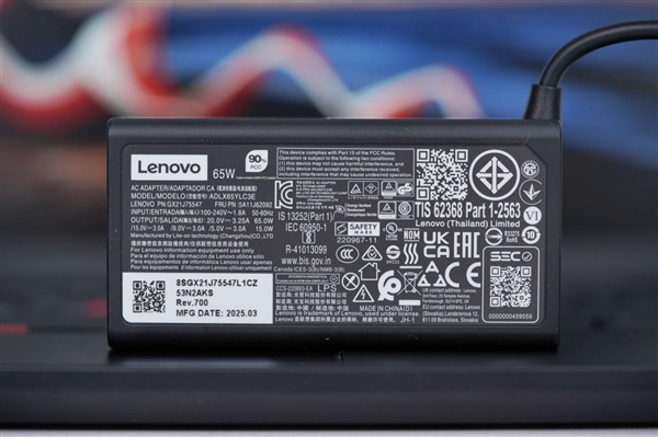 经典小红帽设计！联想ThinkPad E14 2025图赏