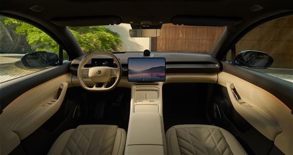 购车就送5年免费换电！蔚来新款ES6/EC6上市：33.8万起