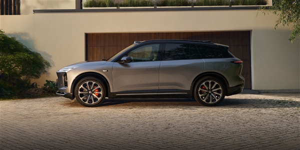 购车就送5年免费换电！蔚来新款ES6/EC6上市：33.8万起