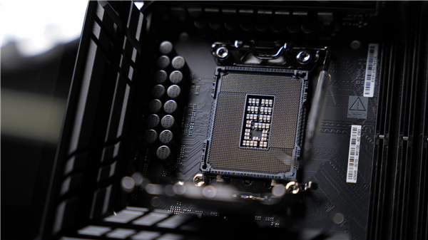 Intel下代酷睿Nova Lake换新接口！但尺寸不变、散热器兼容