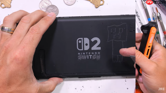 国外玩家暴力测试Switch 2耐久性 刀割火烧不建议模仿