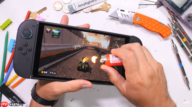 国外玩家暴力测试Switch 2耐久性 刀割火烧不建议模仿