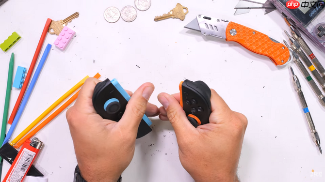 国外玩家暴力测试Switch 2耐久性 刀割火烧不建议模仿