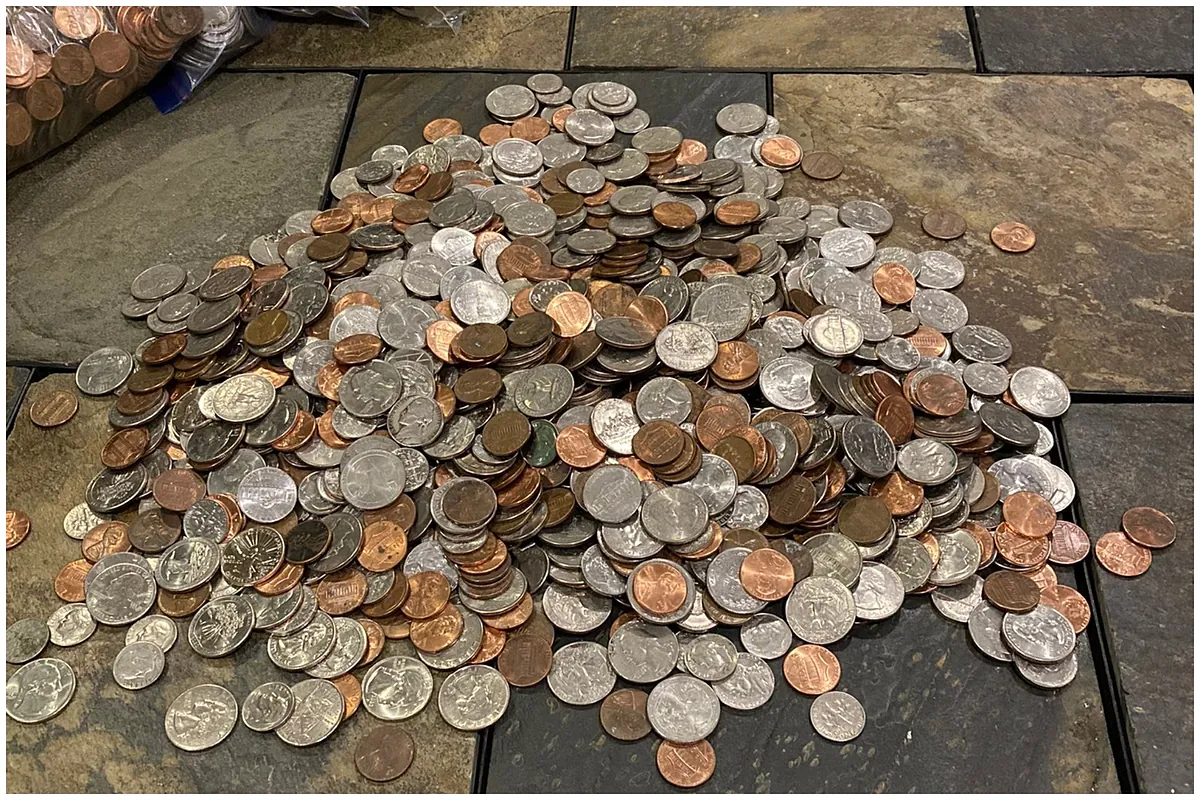 据说从1976年开始的罕见的双百年季度硬币，每个都价值高达2.7亿美元