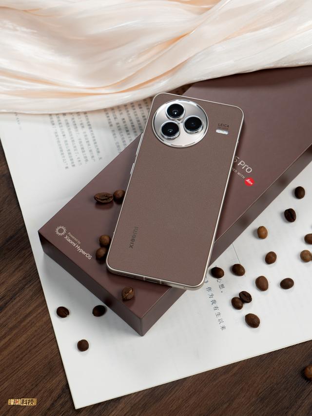 闻起来有阵阵咖啡味? 小米Civi 5 Pro冰美式上手体验