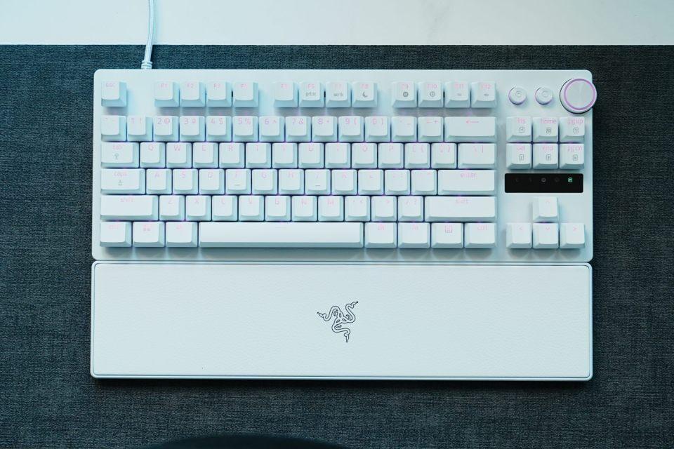 当极简主义遇上电竞基因! 雷蛇猎魂光蛛V3专业竞技版键盘开箱测评
