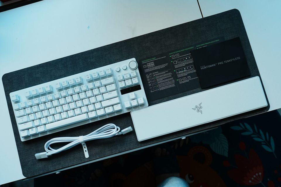 当极简主义遇上电竞基因! 雷蛇猎魂光蛛V3专业竞技版键盘开箱测评