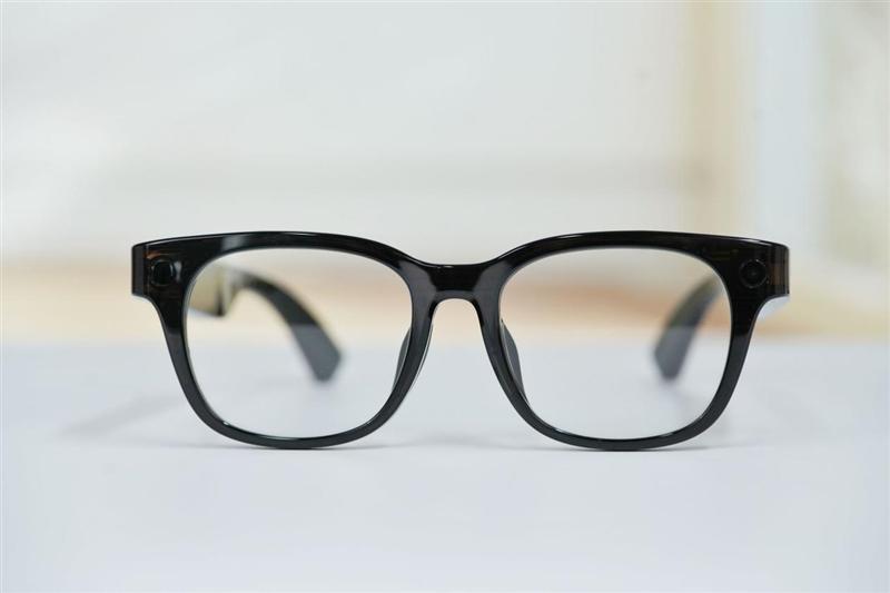 续航长+软件强! 小米AI眼镜评测