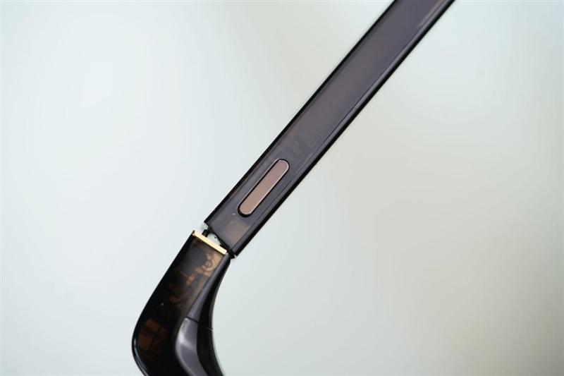 续航长+软件强! 小米AI眼镜评测