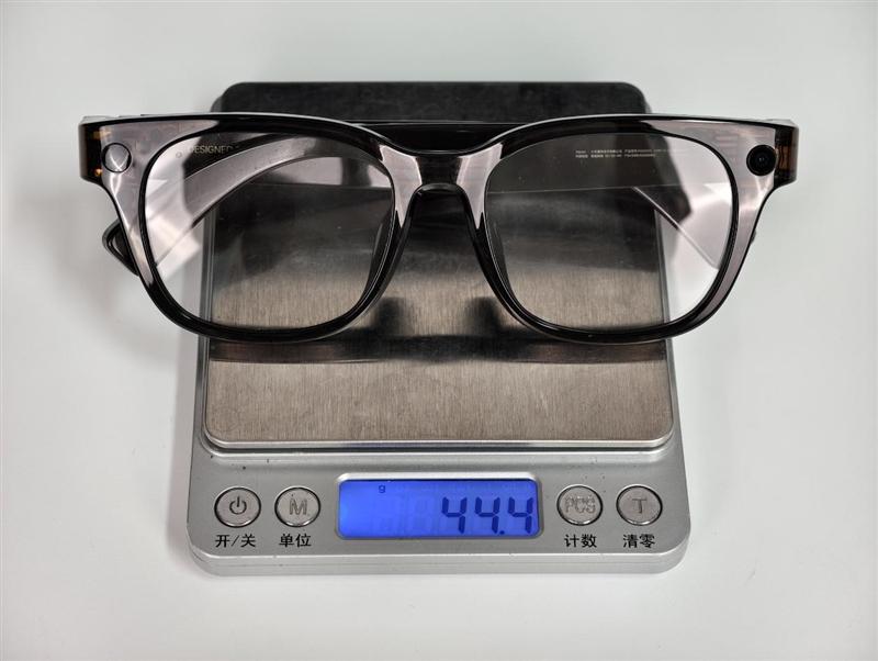 续航长+软件强! 小米AI眼镜评测