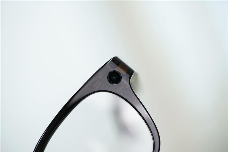 续航长+软件强! 小米AI眼镜评测