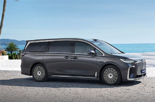 乾崑智驾/鸿蒙座舱加持！岚图梦想家上周大定破4500台