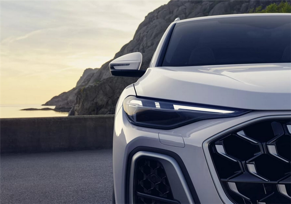 纯电续航100km！全新奥迪Q5插混版官图发布：海外售价52.5万元起