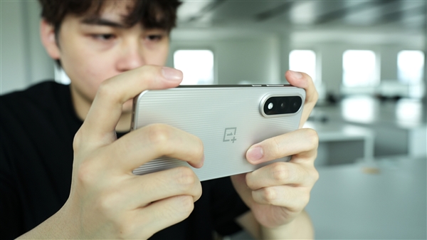 一加Ace 5至尊版实测：宿舍抢网神器实至名归