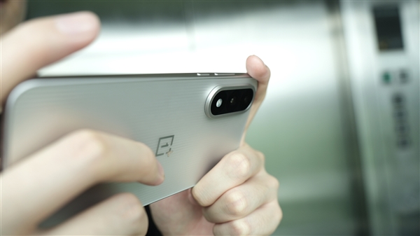 一加Ace 5至尊版实测：宿舍抢网神器实至名归