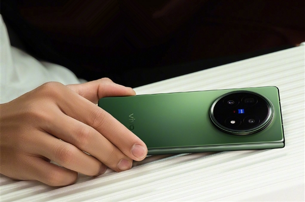 史上最轻大折叠！vivo X Fold5前瞻：无短板折叠屏