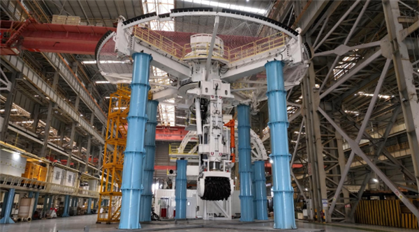 全国产化！我国自主研制超大直径竖井掘进机“二公竖盾1号”下线